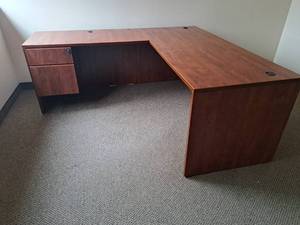 lot 235 image: Wood L-Shaped Office Desk with Key