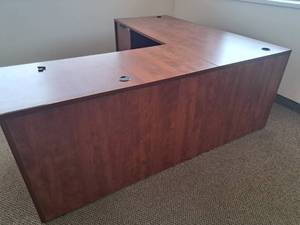 lot 236 image: Wood L-Shaped Office Desk with Key