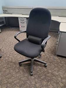 lot 250 image: Rolling Office Arm Chair