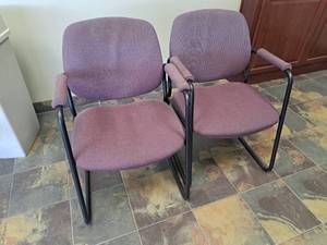 lot 256 image: Lot of (2) Padded Office Arm Chairs