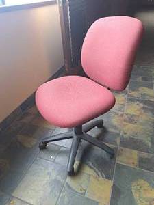 lot 264 image: Rolling Office Desk Chair