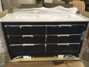 lot 1 image: 60 X 22 X 33.9 Royal Blue Vanity with Granite Top Customer Returns See Pictures