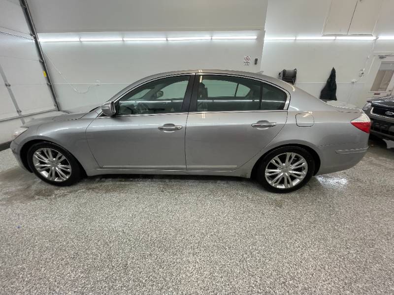 lot 13A image: 2010 Hyundai Genesis 4.6 - 1 OWNER
