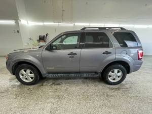 lot 15B image: 2008 Ford Escape - XLT - AWD  - 1OWNER