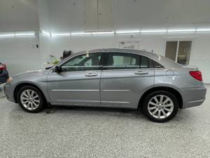 lot 3C image: 2013  Chrysler 200 Touring
