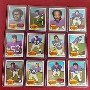 (12) 1976 Vikings Cards