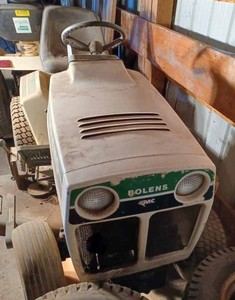 lot 10 image: Bolens H14 XL Lawn Tractor, No Mower Deck, Model No. OH140160027B, Serial No. SER8192E