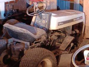 lot 17 image: Bolens H16 XL Lawn Tractor, No Mower Deck, Model No. OH160170117A, Serial No. SER063E