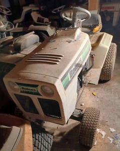lot 19 image: Bolens 1600 Hydro Lawn Tractor, No Mower Deck, Model No. 402437, Serial No. 1205 01 88033112