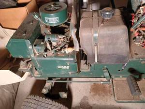 lot 32 image: Bolens 1700 Eliminator Lawn Tractor, No Mower Deck, Model No. KT170S, Serial No. 14234093