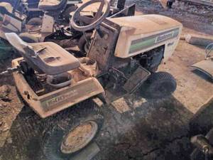 lot 40 image: Bolens 1600 Hydro Lawn Tractor, No Mower Deck