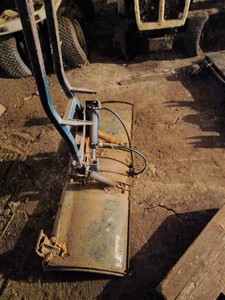 lot 52 image: Bolens 52-inch Blade with Full Length Lift Frame