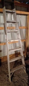 lot 61 image: 8-foot Aluminum Ladder in Good Condition