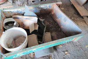 lot 136 image: Bolens Lawn Tractor Dump Trailer
