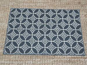lot 42 image: Mohawk Home New Generation Rug, Blue