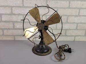 lot 24 image: 1920s POLAR CUB 10 Brass Blade Electric Fan - Model H