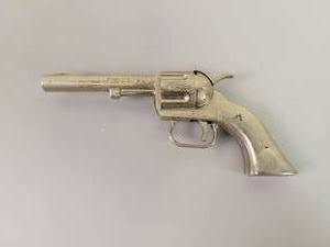 lot 36 image: Vintage Hubley PAL Diecast Cap Gun