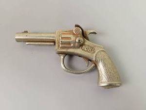 lot 35 image: 1930s Stevens ECHO Cast Iron Cap Gun