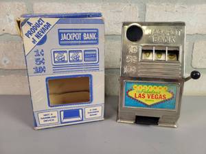 lot 79 image: Vintage RENO Plastic Mfg. Co. Jackpot slot Machine Coin Bank in Original Box