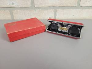 lot 78 image: Vintage STELLAR Folding Sport Glass 2.5X Binoculars in Original Box