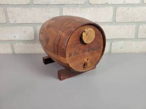 lot 93 image: Vintage Itasca State Park Souvenir Ye Olde Money Barrel Wood Coin Bank