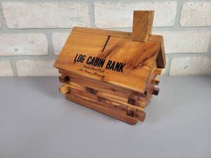 lot 94 image: Vintage Itasca State Park Souvenir Log Cabin Wood Coin Bank
