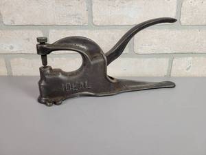 lot 92 image: Antique IDEAL Hand Riveter - Works
