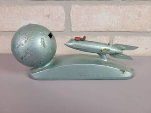 lot 9 image: 1950s Duro Pattern & Mold Co. STRATO Bank Mechanical Diecast Rocket Coin Bank - WORKS