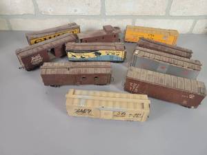 lot 116 image: (10) Vintage Wood & Metal HO Scale Model Railroad Cars - Schlitz, Gerber, Swift Premium Ham, Union Pacific - Most Have Metal Wheels