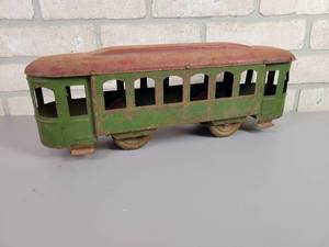 lot 117 image: 1920s DAYTON Pressed Steel Pullman Car - 16 Long