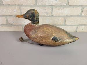 lot 119 image: Antique Hand Carved Wood Duck Decoy
