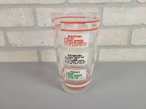 lot 138 image: Vintage Hazel Atlas Drink Mixing Glass