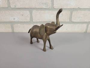 lot 136 image: Vintage Solid Brass Elephant Statue