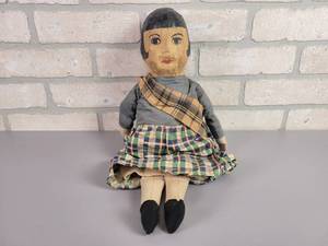lot 150 image: Antique Oil Painted Cloth Doll