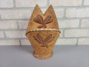 lot 161 image: Vintage Handmade Birch Basket