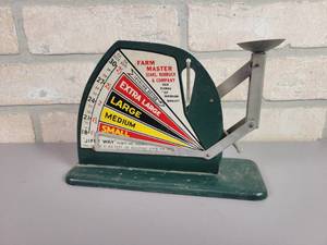 lot 181 image: Vintage Farm Master JIFFY WAY Egg Scale by Sears, Roebuck & Company