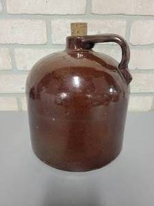 lot 187 image: 1800s Minnesota Stoneware Co. Redwing Stoneware Brown Jug - Marked on Bottom - No Cracks that I see