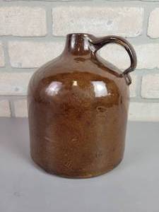 lot 186 image: 1800s Minnesota Stoneware Co. Redwing Stoneware Brown Jug - Marked on Bottom