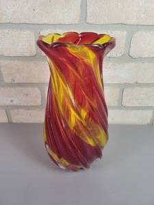 lot 208 image: Mid-Century Modern Hand Blown Glass Swirl Vase
