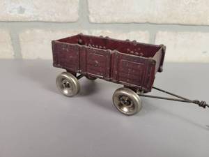 lot 228 image: Antique Cast Iron ARCADE Farm Wagon