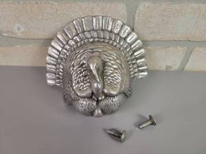 lot 248 image: Vintage WILTON Armetale Turkey Figure for Oak Cutting Board