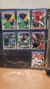 1990 Score Football - A few stars but mostly commons