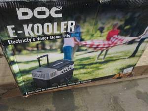 D.O.C 42 QUART (40 LITER) PORTABLE ...