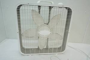 lot 7 image: Lasco fan