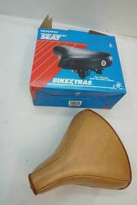 lot 24 image: bike seat