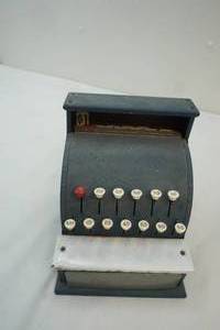 lot 59 image: vintage Tom Thumb cash register