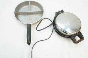 lot 77 image: Toastmaster waffle