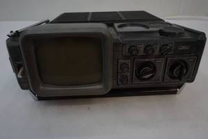 lot 89 image: Sears Go anywhere tv-radio