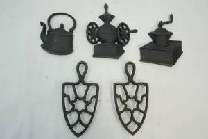 lot 95 image: Cast iron wall decor