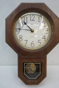 lot 111 image: Elgin clock
